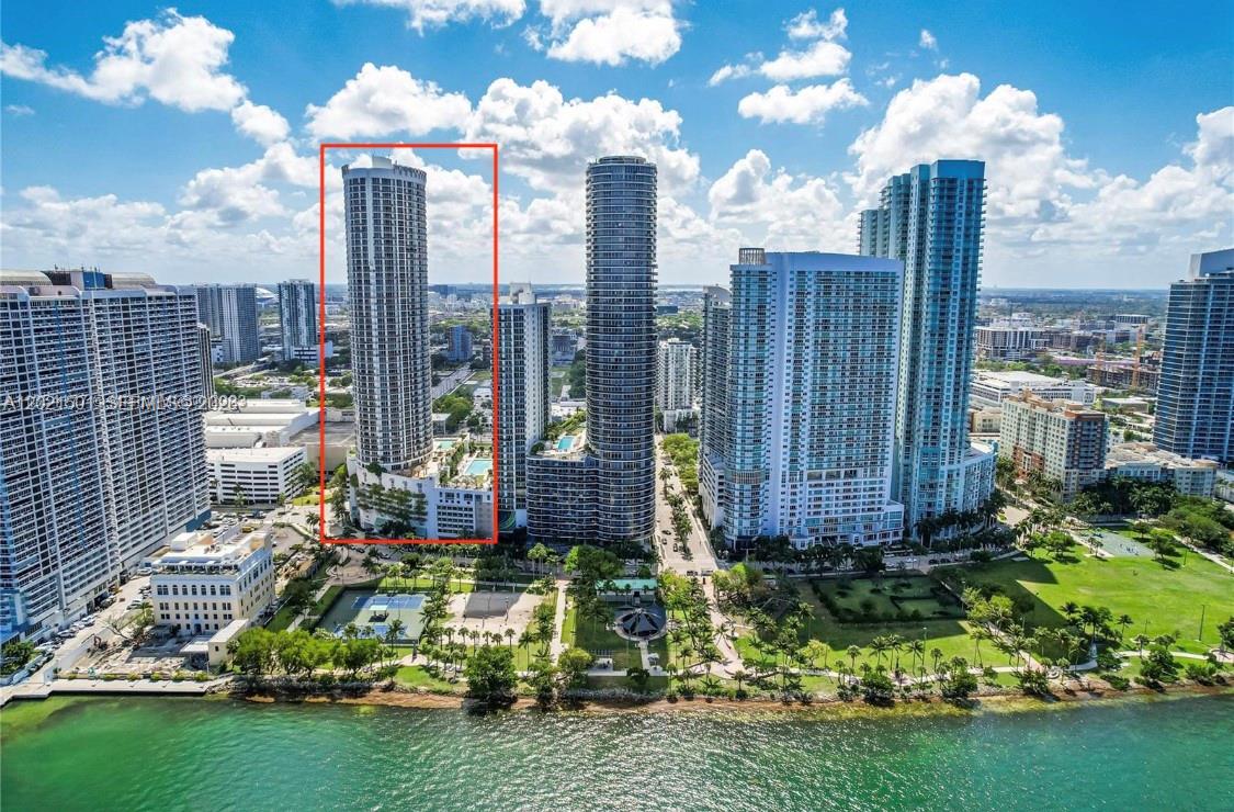 1750 N Bayshore Dr 4305