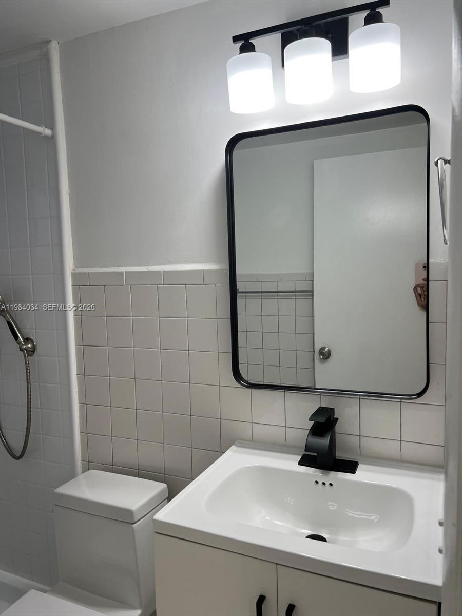 EL MIRAMAR CONDO - Residential Lease