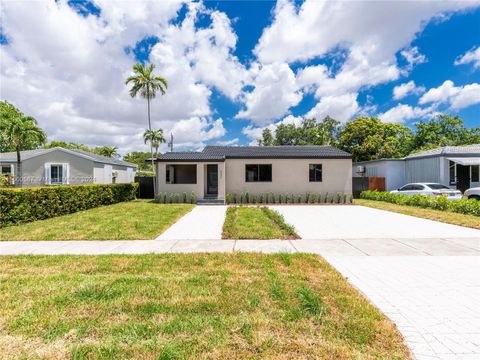 Single Family Residence in Miami Springs FL 233 Lafayette Dr Dr.jpg