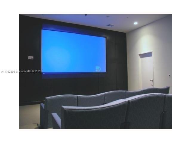 VENTURE AT AVENTURA WEST - Residential