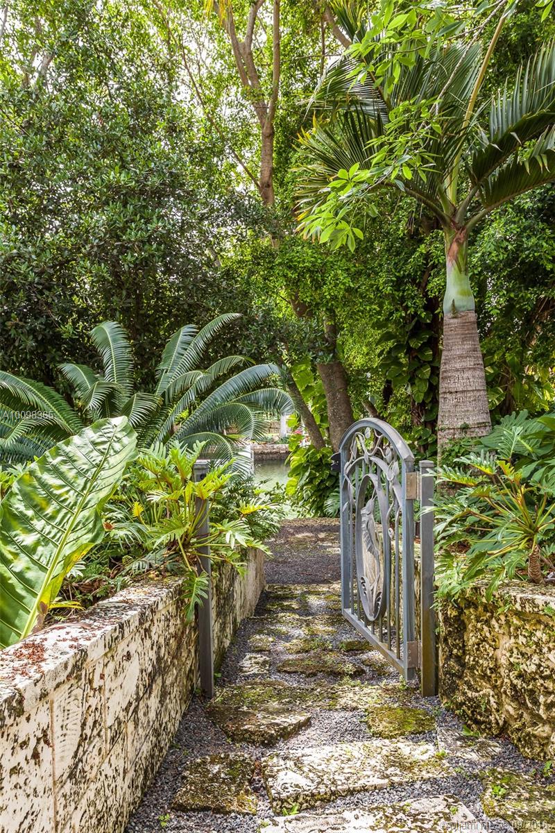 C GABLES RIVIERA SEC 9 - Residential