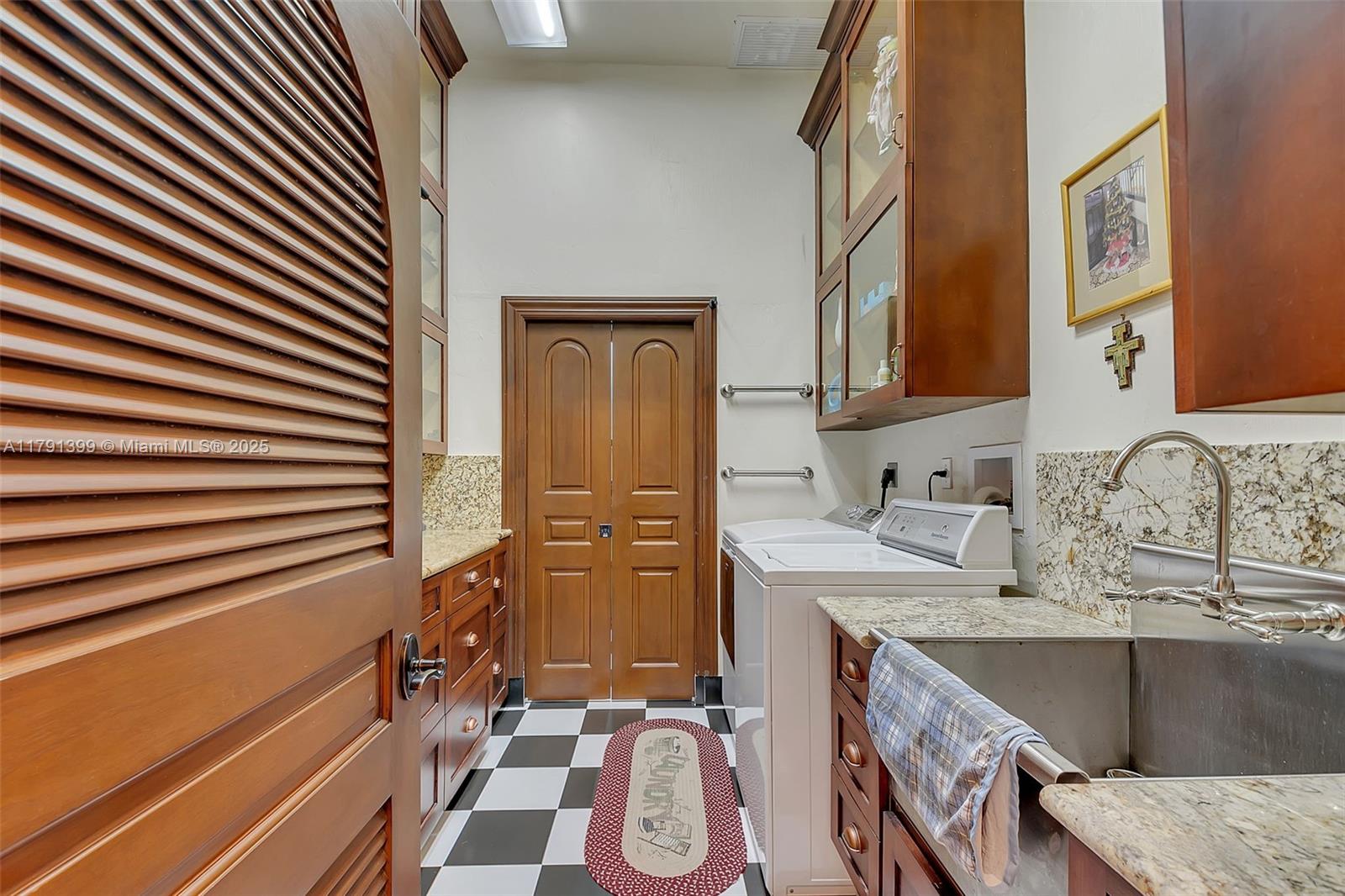 CAMNER GABLES 1ST ADDN - Residential