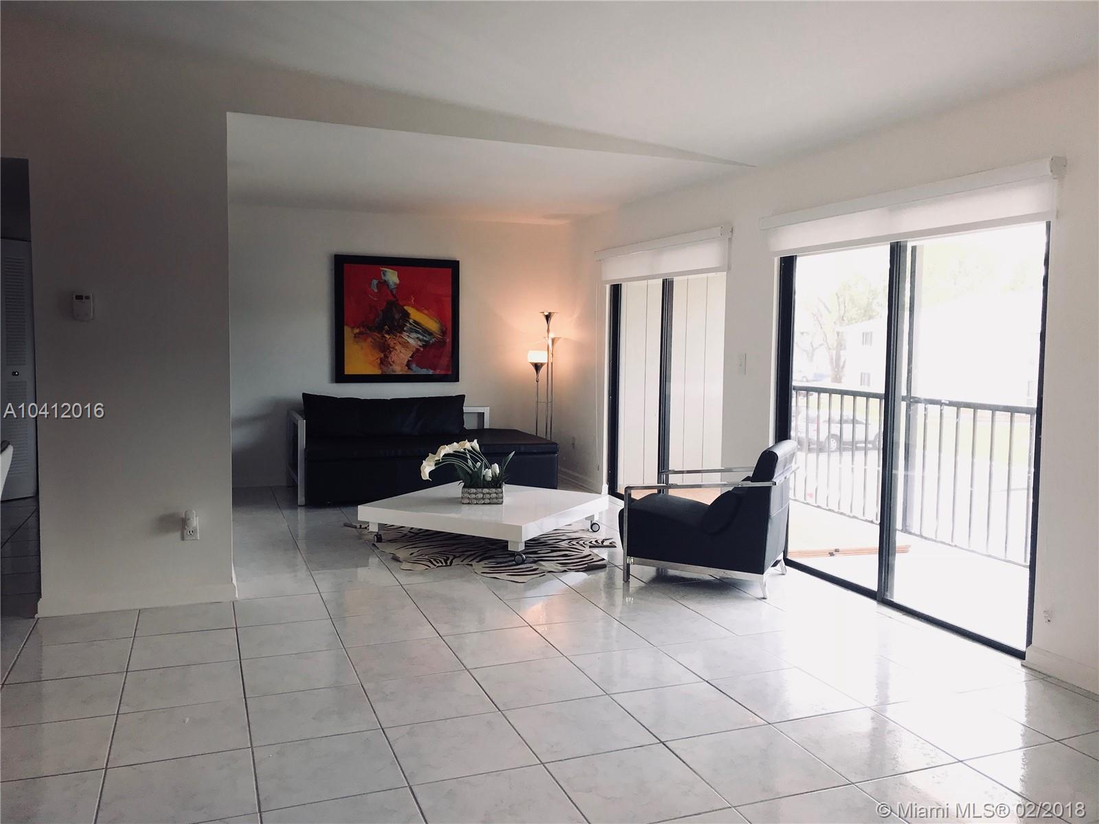 LAKEVIEW AT HAMMOCKS COND - Residential