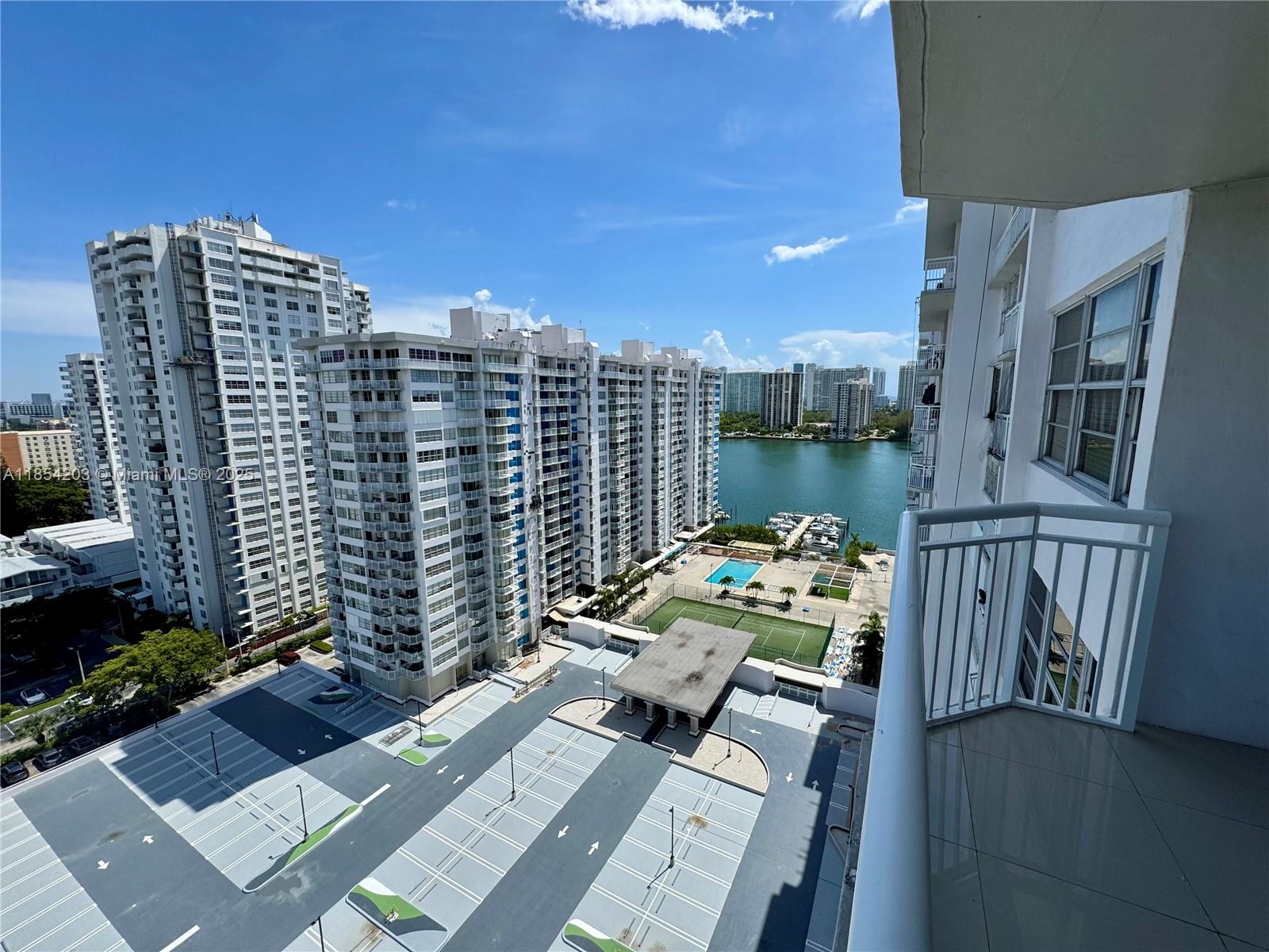 DEL PRADO MARINA - Residential