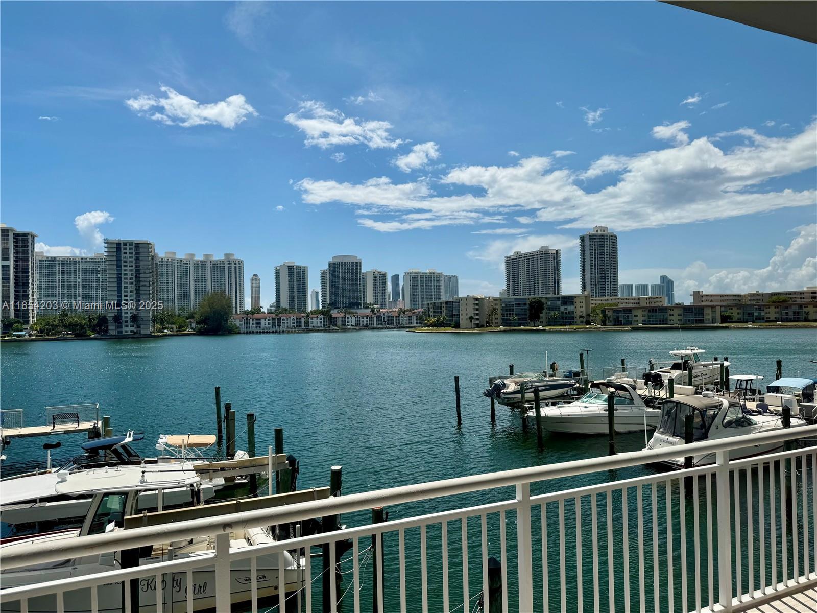 DEL PRADO MARINA - Residential