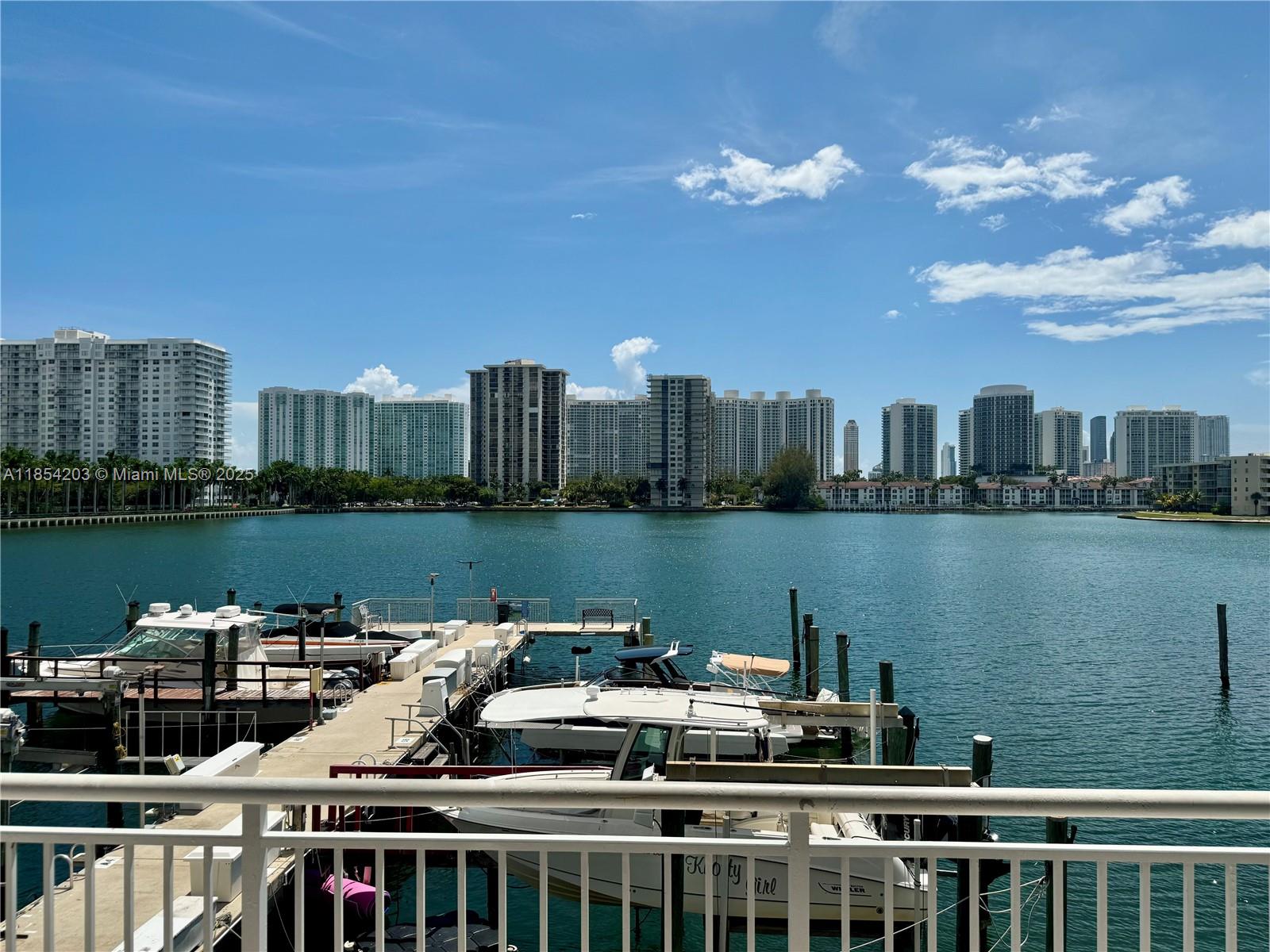 DEL PRADO MARINA - Residential