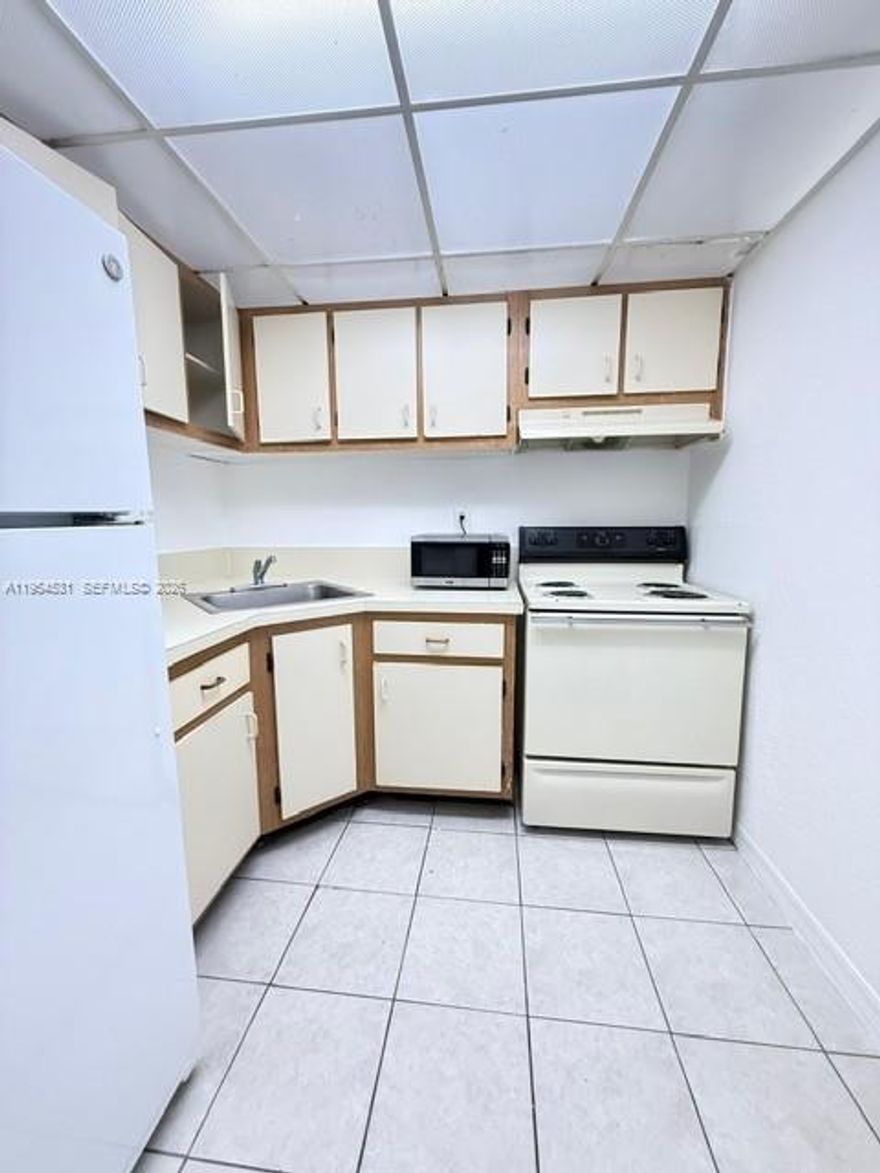 Spacious unit in convenient location near highways and shopping.