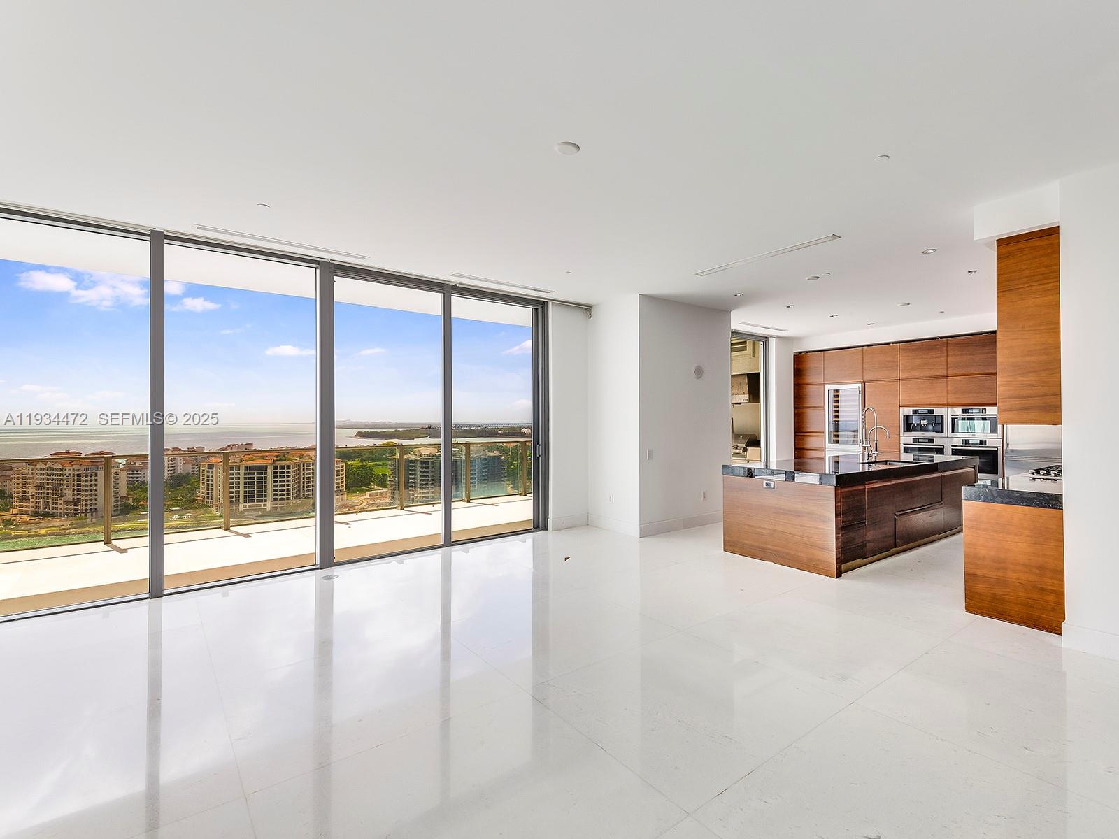 800 S Pointe Dr 2103