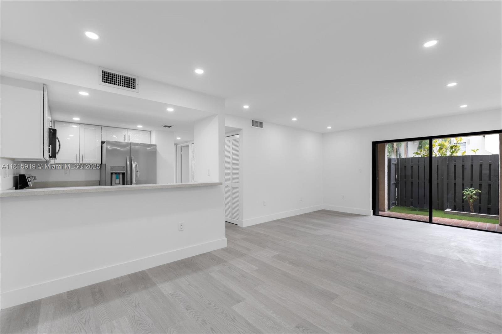 8911 Sw 123rd Ct 106-4, Miami, Broward County, Florida - 2 Bedrooms  
2 Bathrooms - 