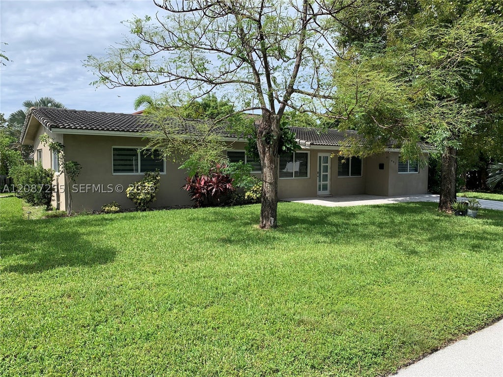 Photo of 491 SE 23rd Ave, Pompano Beach, FL 33062 (MLS # A12087255)