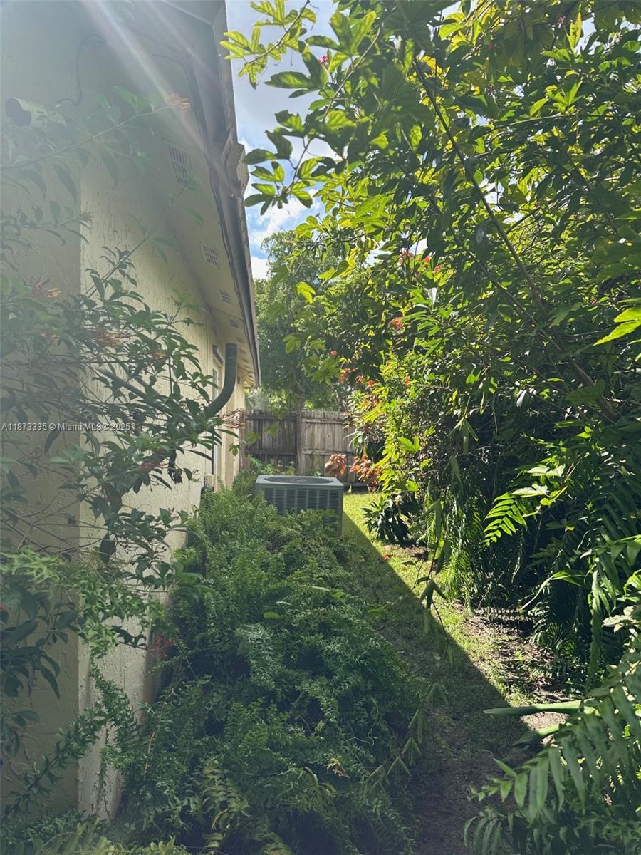 COUNTRY LAKE MANORS SEC 3 - Residential