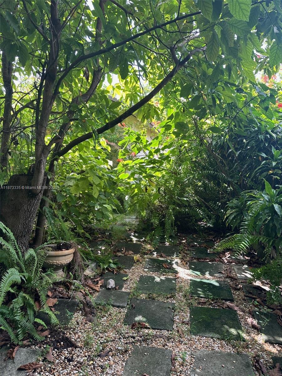 COUNTRY LAKE MANORS SEC 3 - Residential