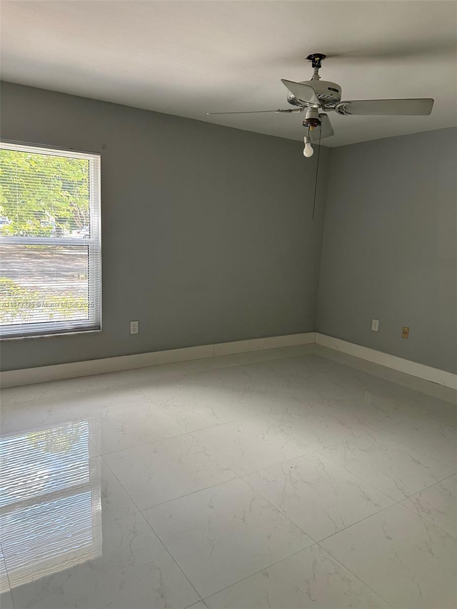 COUNTRY LAKE MANORS SEC 3 - Residential