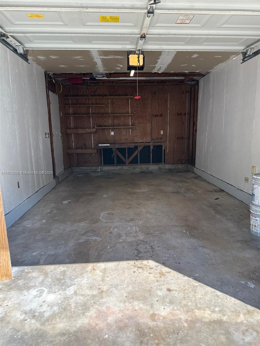 COUNTRY LAKE MANORS SEC 3 - Residential