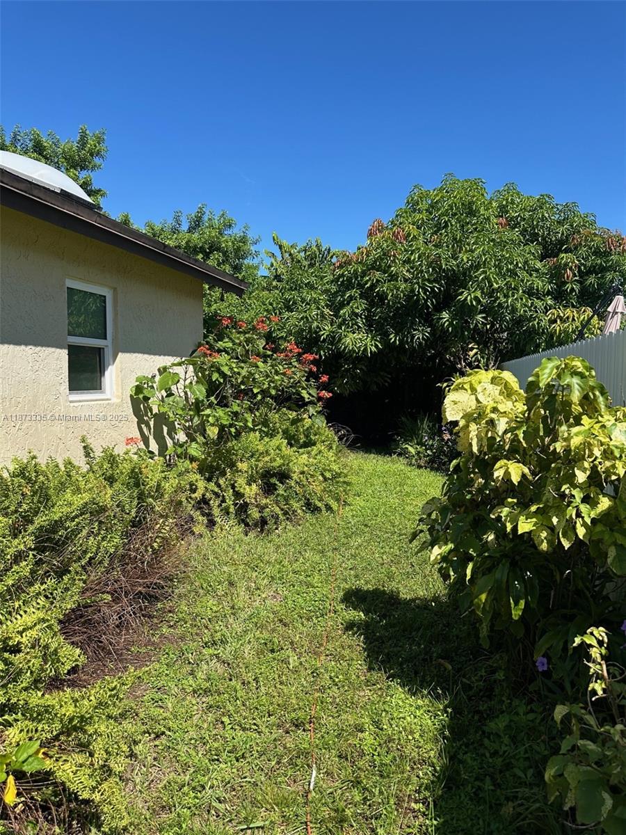 COUNTRY LAKE MANORS SEC 3 - Residential