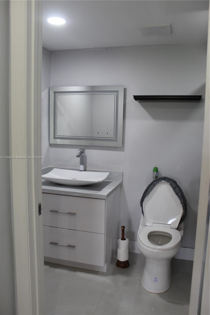 ROYAL PALM PLACE - Residential Lease