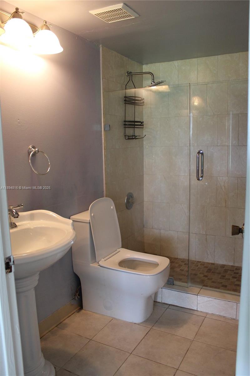 ROYAL PALM PLACE - Residential Lease