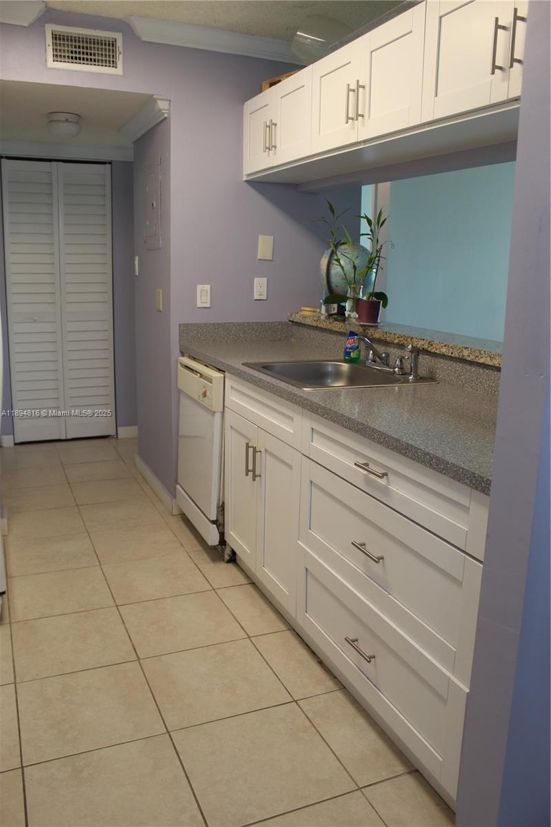 ROYAL PALM PLACE - Residential Lease