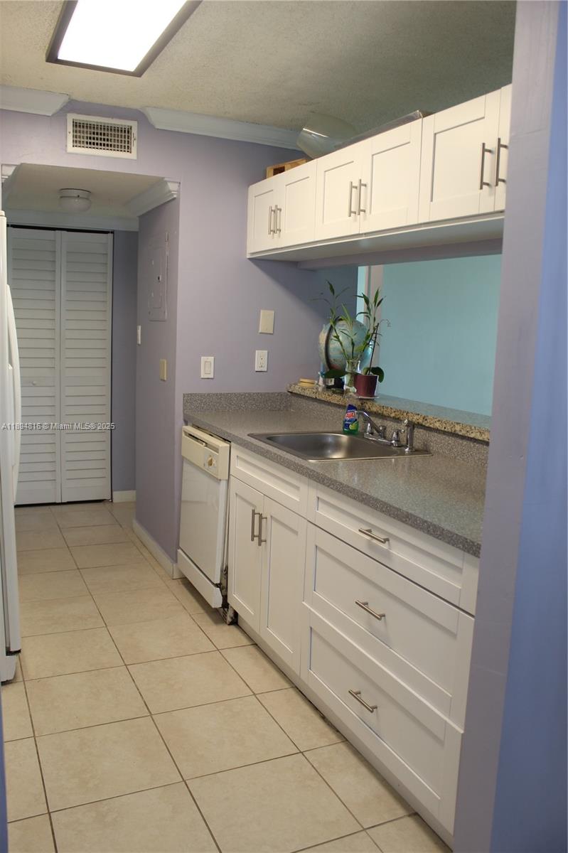 ROYAL PALM PLACE - Residential Lease
