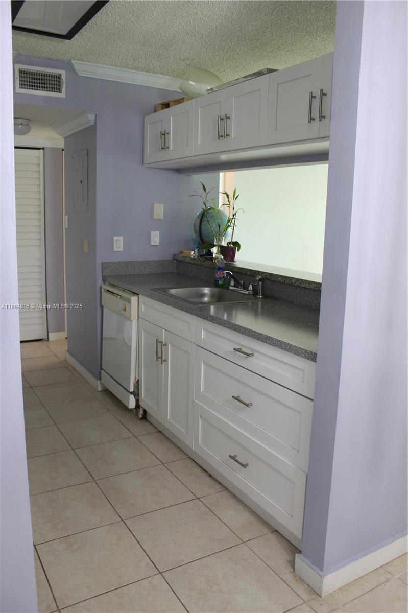 ROYAL PALM PLACE - Residential Lease