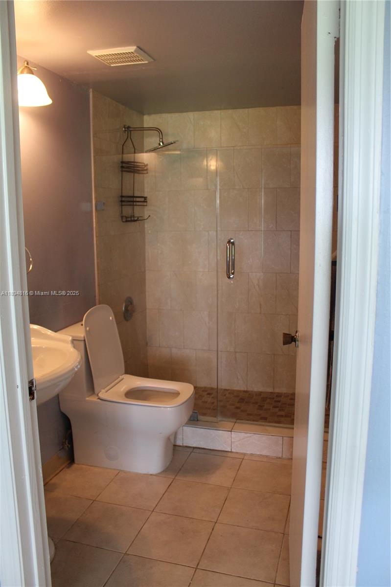 ROYAL PALM PLACE - Residential Lease