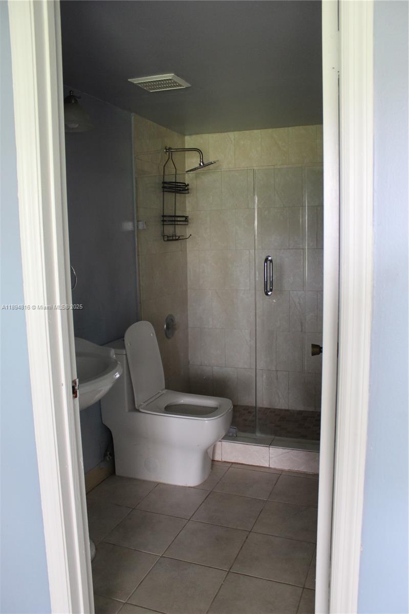 ROYAL PALM PLACE - Residential Lease