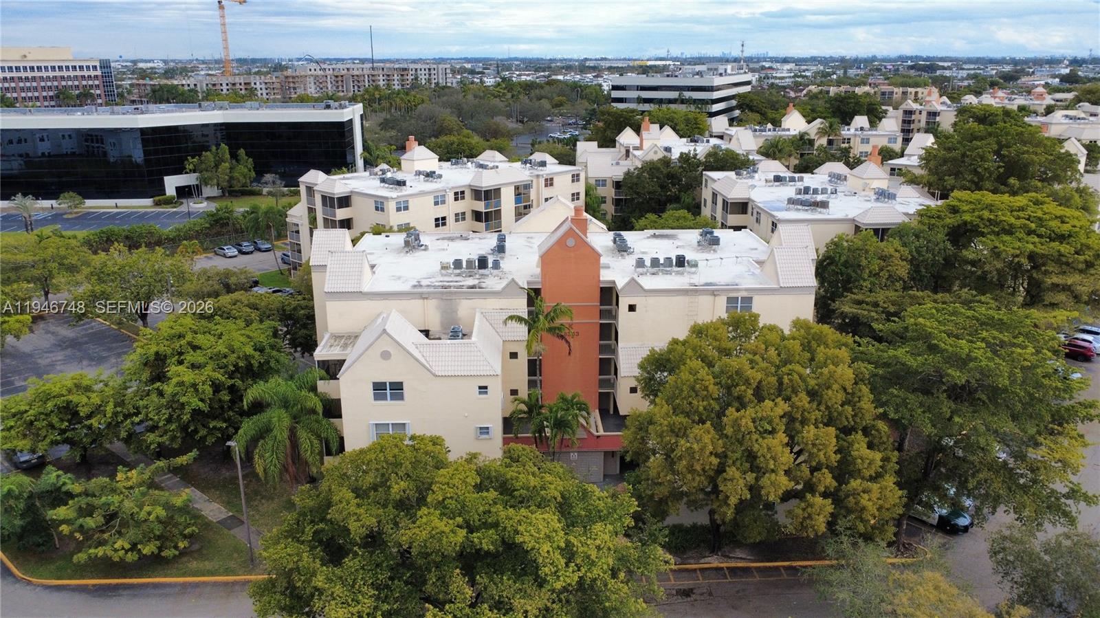 LAS VISTAS AT DORAL CONDO - Residential