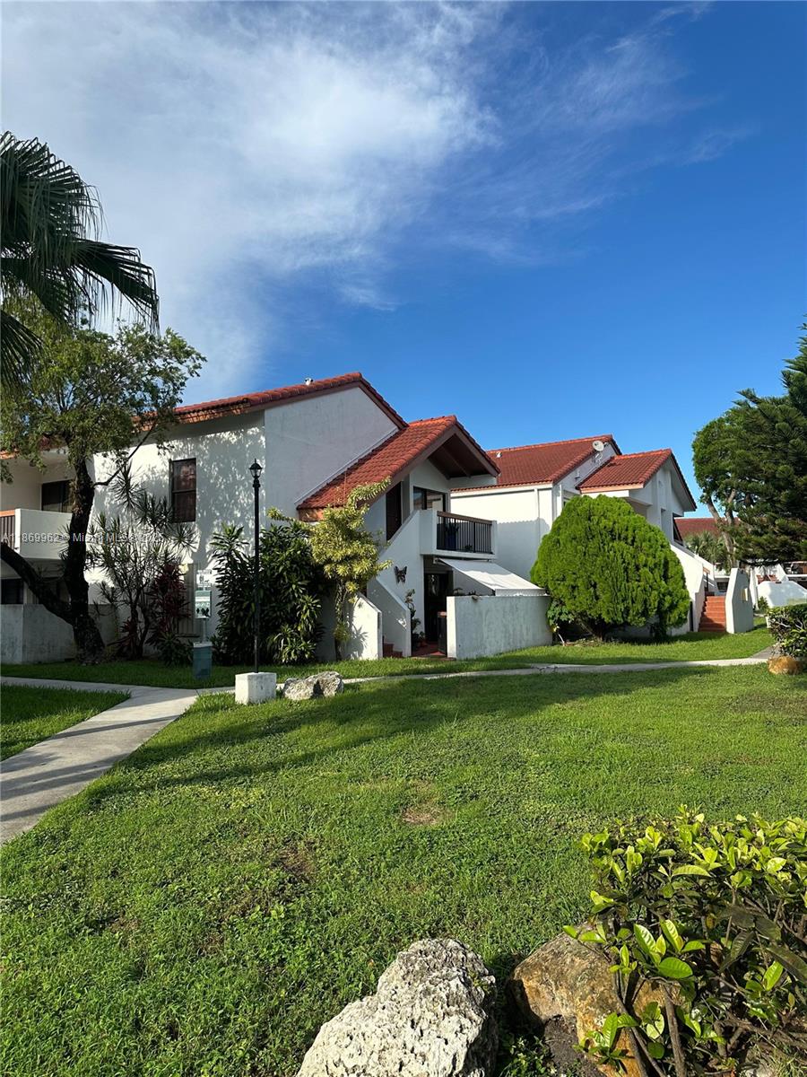 HIGHLANDS AT KENDALL LKS - Residential Lease