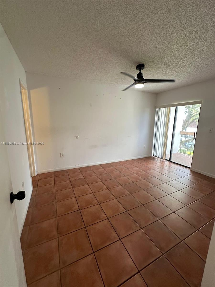 HIGHLANDS AT KENDALL LKS - Residential Lease
