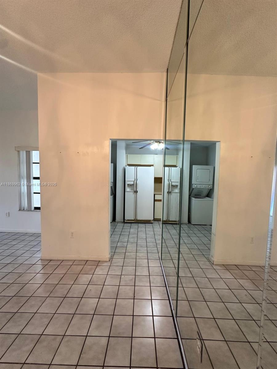 HIGHLANDS AT KENDALL LKS - Residential Lease