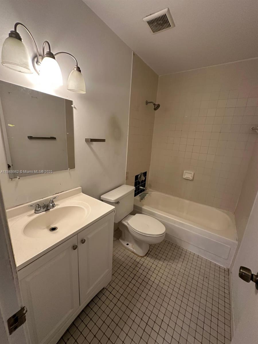 HIGHLANDS AT KENDALL LKS - Residential Lease