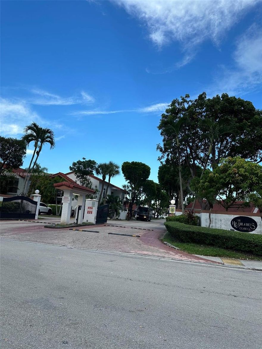 Beautiful Property at Sunset. Perfect 2-bedroom, 2-bathroom unit with a lovely green lawn view. Appliances including washer and dryer, and is located in a gated community with a pool, play area, and more. Conveniently close to schools, shopping centers, and public transportation.
