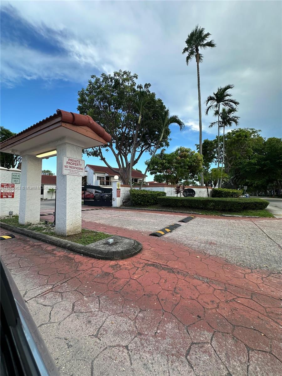 HIGHLANDS AT KENDALL LKS - Residential Lease