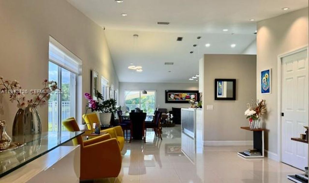 Photo of 4284 Ironwood Ct #4284, Weston, FL 33331 (MLS # A11943126)