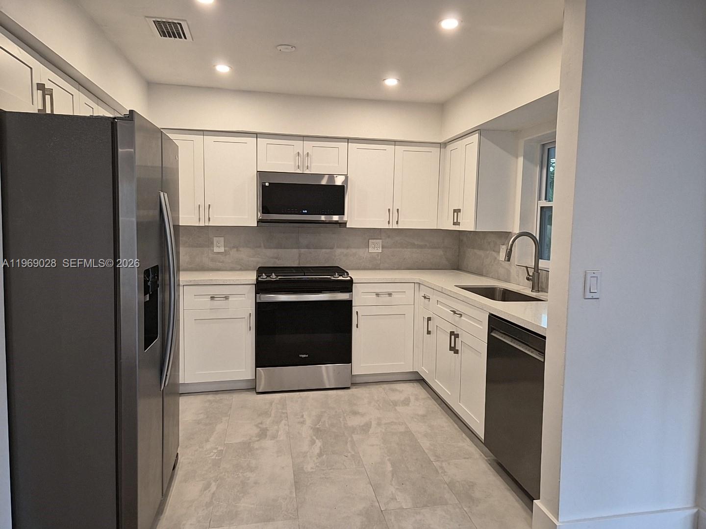 LAKEVIEW HEIGHTS NO 2 - Residential