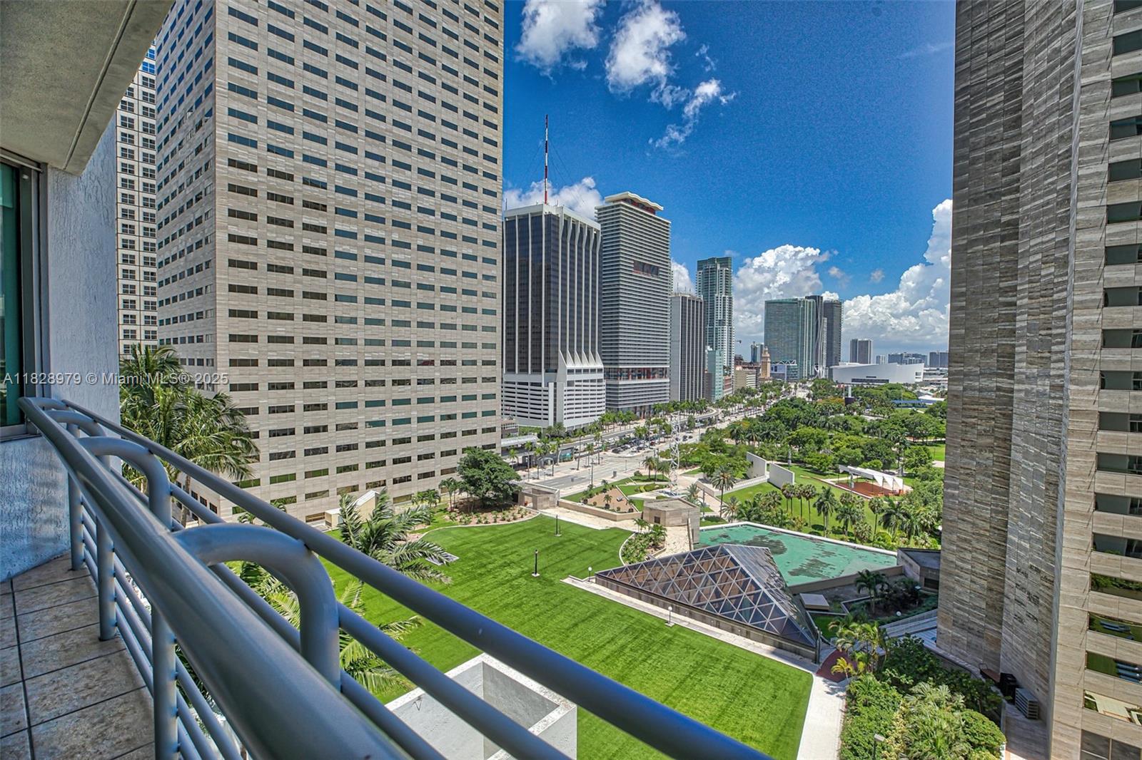 335 S Biscayne Blvd 1700