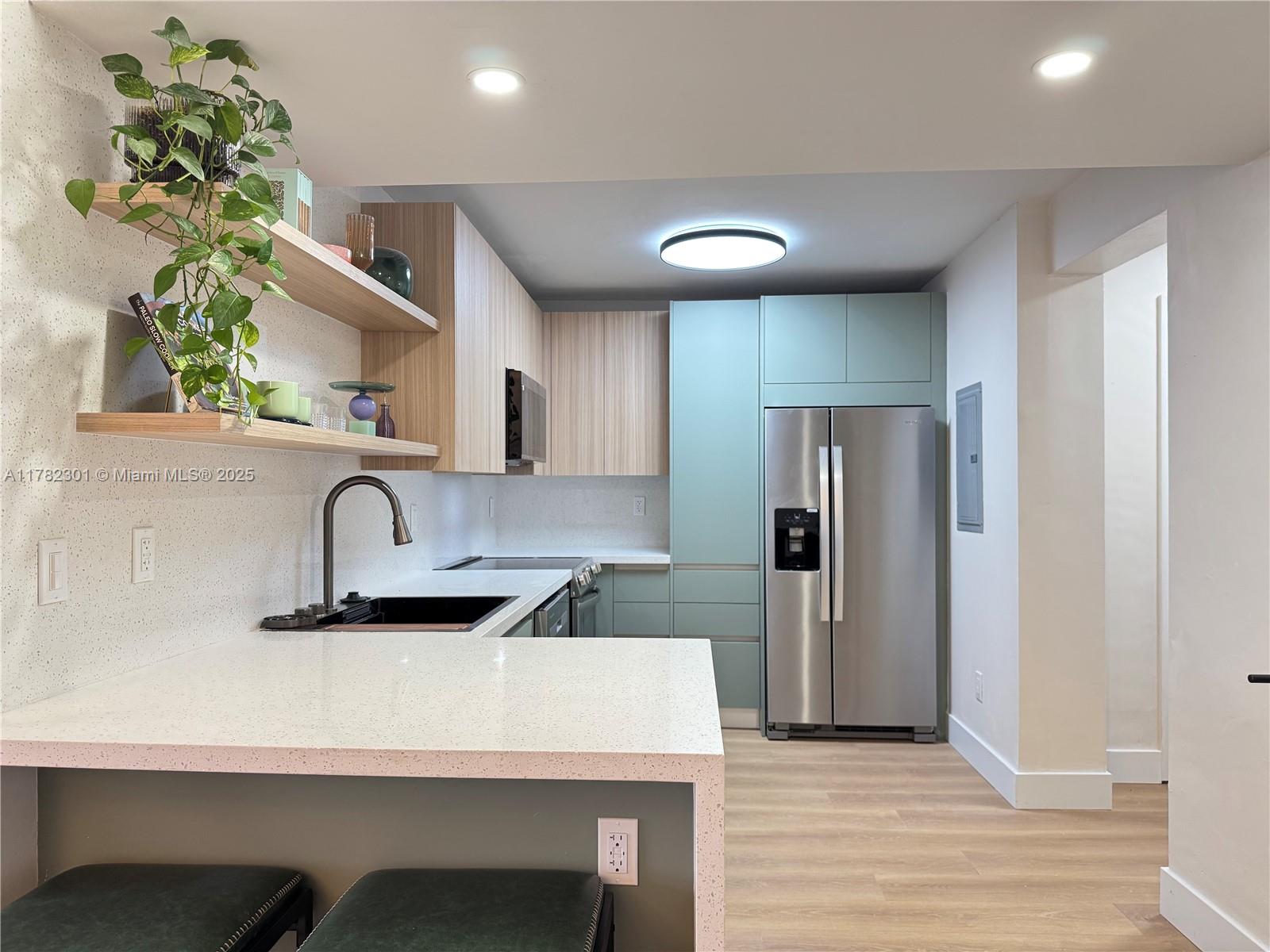 Property for Sale at 1100 11th St 405, Miami Beach, Miami-Dade County, Florida - Bedrooms: 2 
Bathrooms: 1  - $435,000