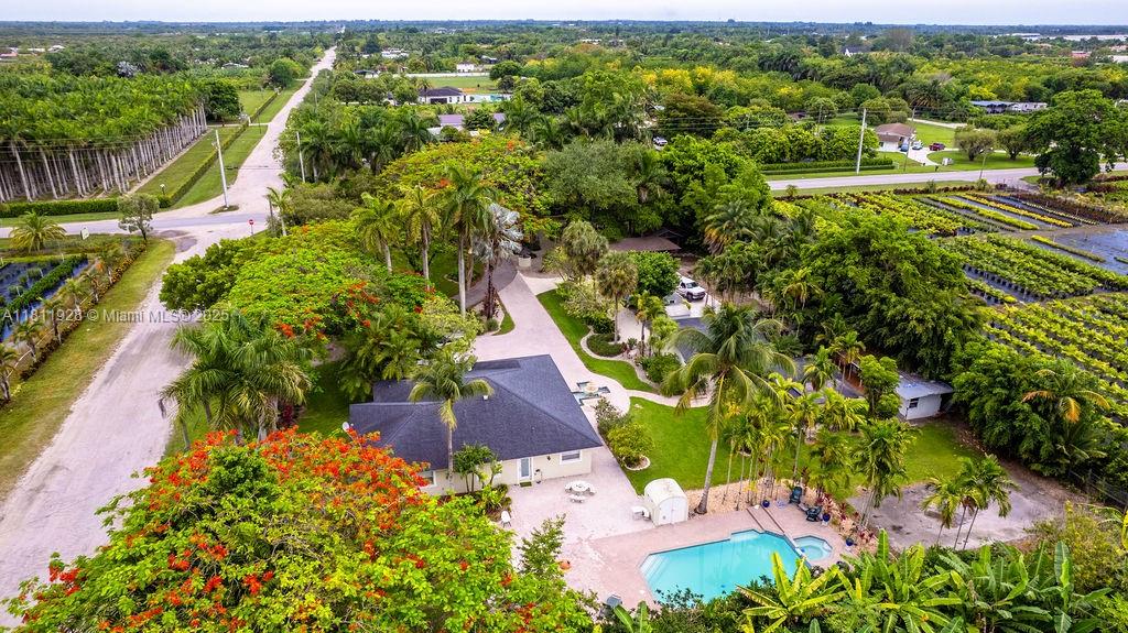 3 56 38 1.23 AC M/L N1/3 O - Residential