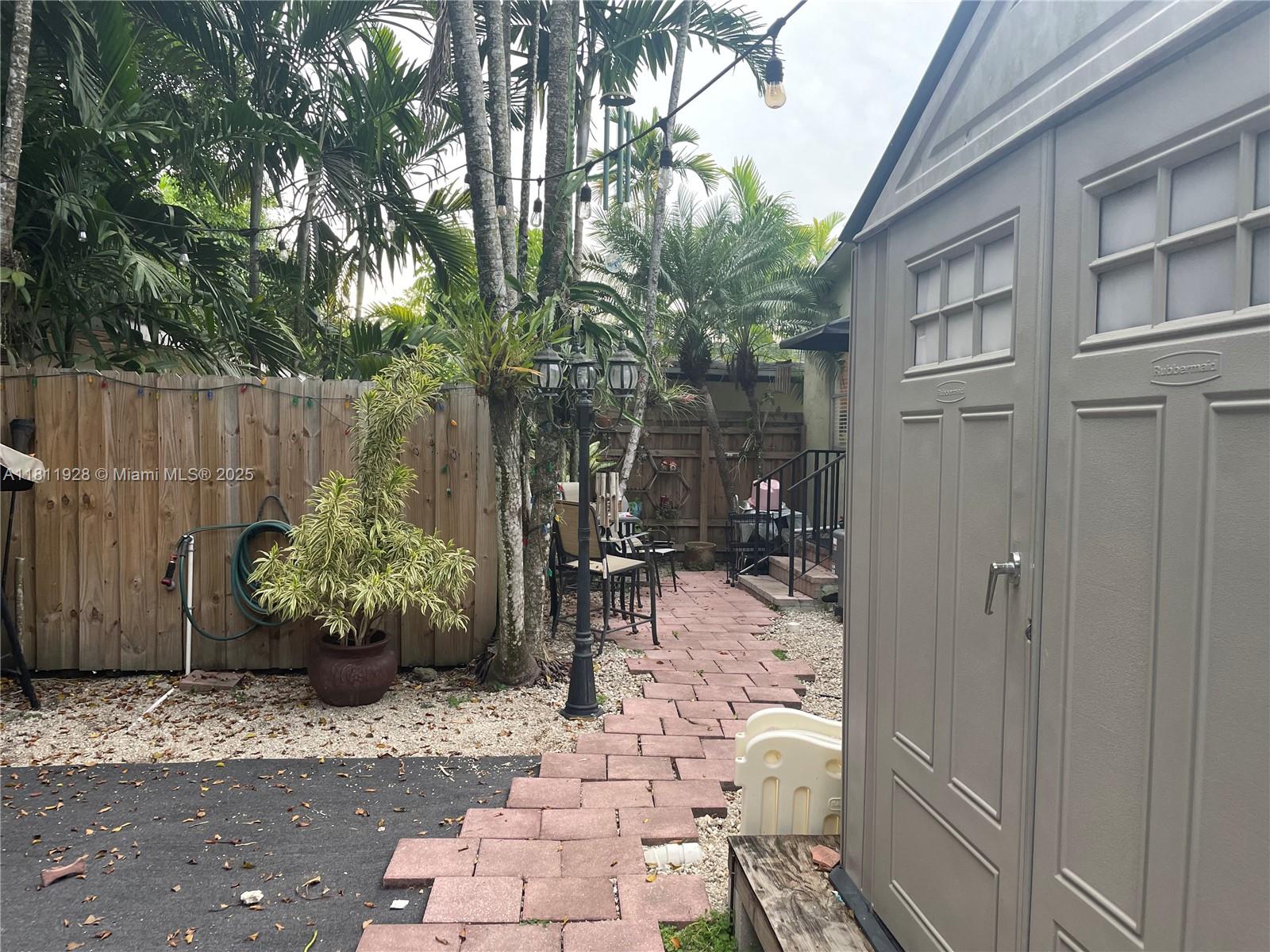 3 56 38 1.23 AC M/L N1/3 O - Residential