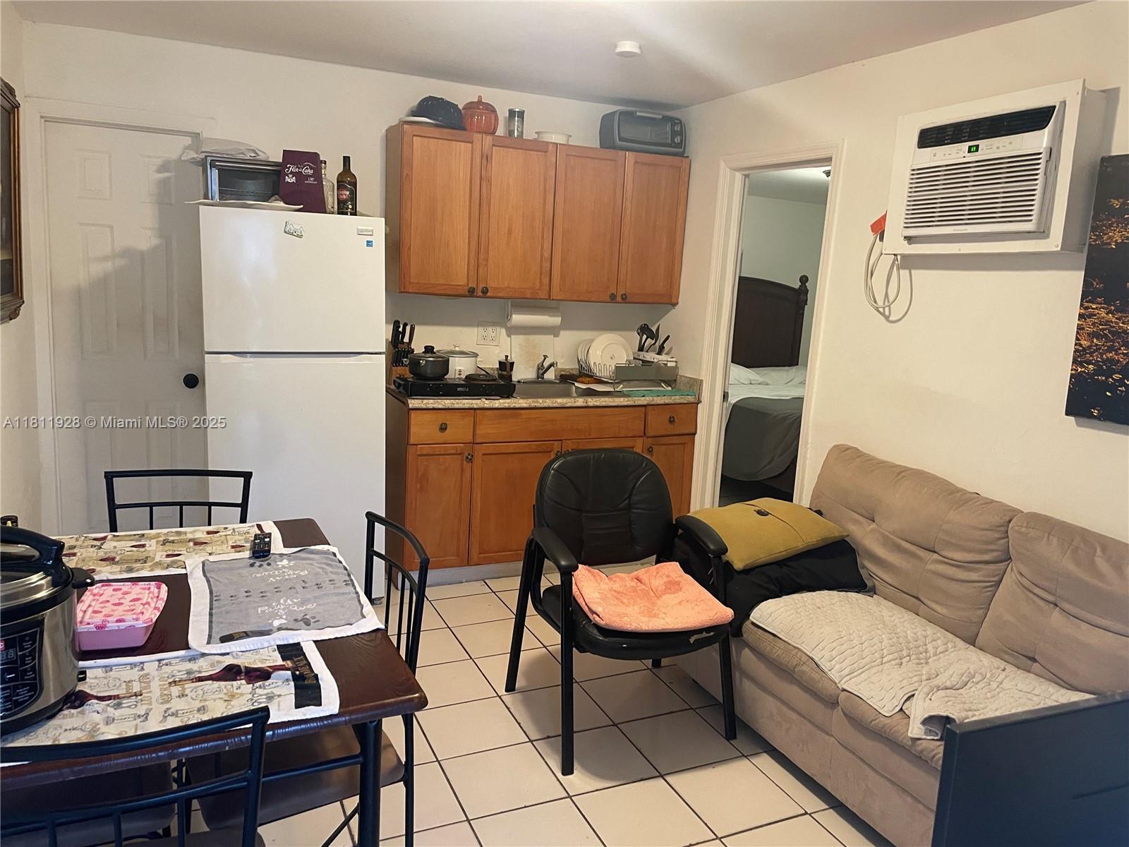 3 56 38 1.23 AC M/L N1/3 O - Residential