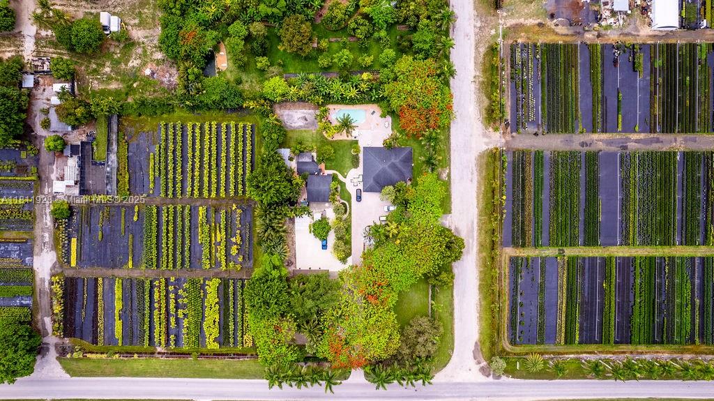 3 56 38 1.23 AC M/L N1/3 O - Residential