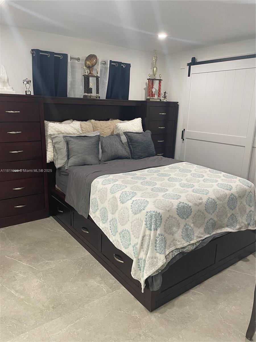 3 56 38 1.23 AC M/L N1/3 O - Residential