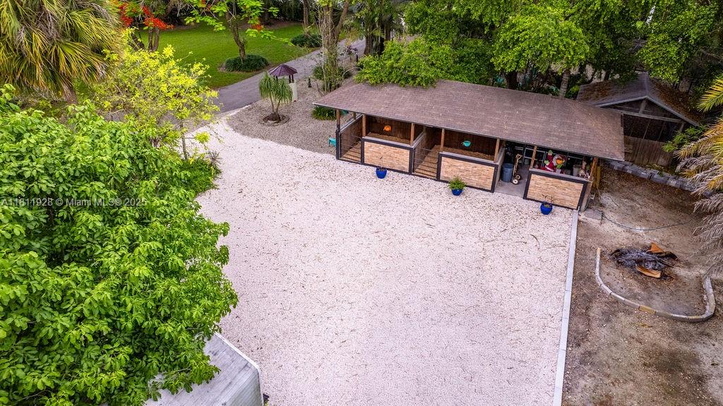 3 56 38 1.23 AC M/L N1/3 O - Residential