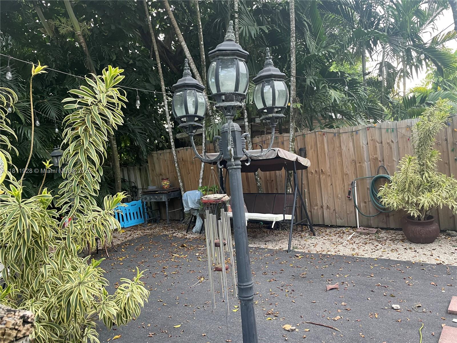 3 56 38 1.23 AC M/L N1/3 O - Residential