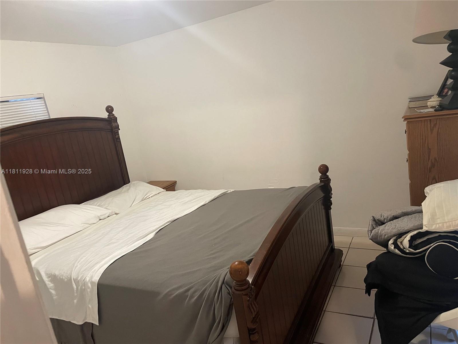 3 56 38 1.23 AC M/L N1/3 O - Residential