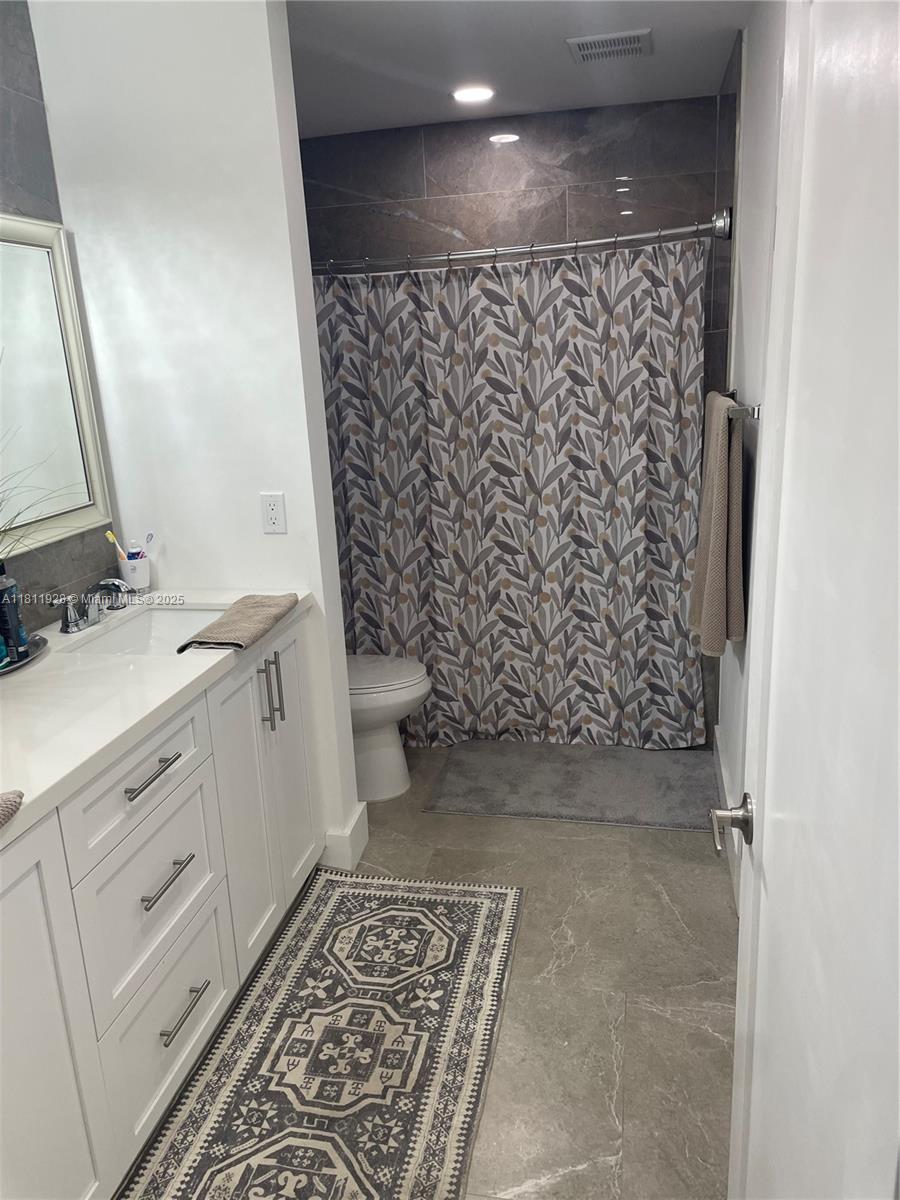 3 56 38 1.23 AC M/L N1/3 O - Residential