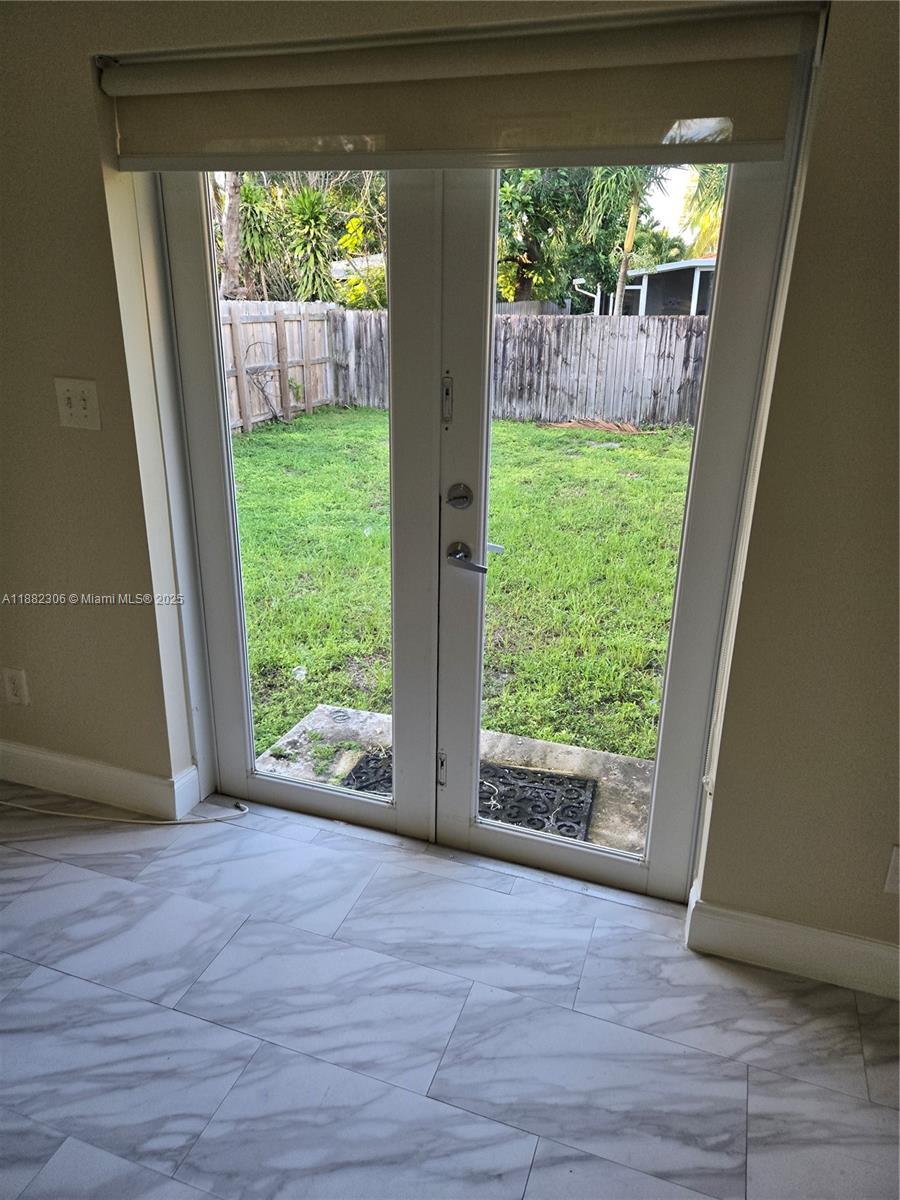 HOLLYWOOD TERRACE AMEN PL - Residential Lease