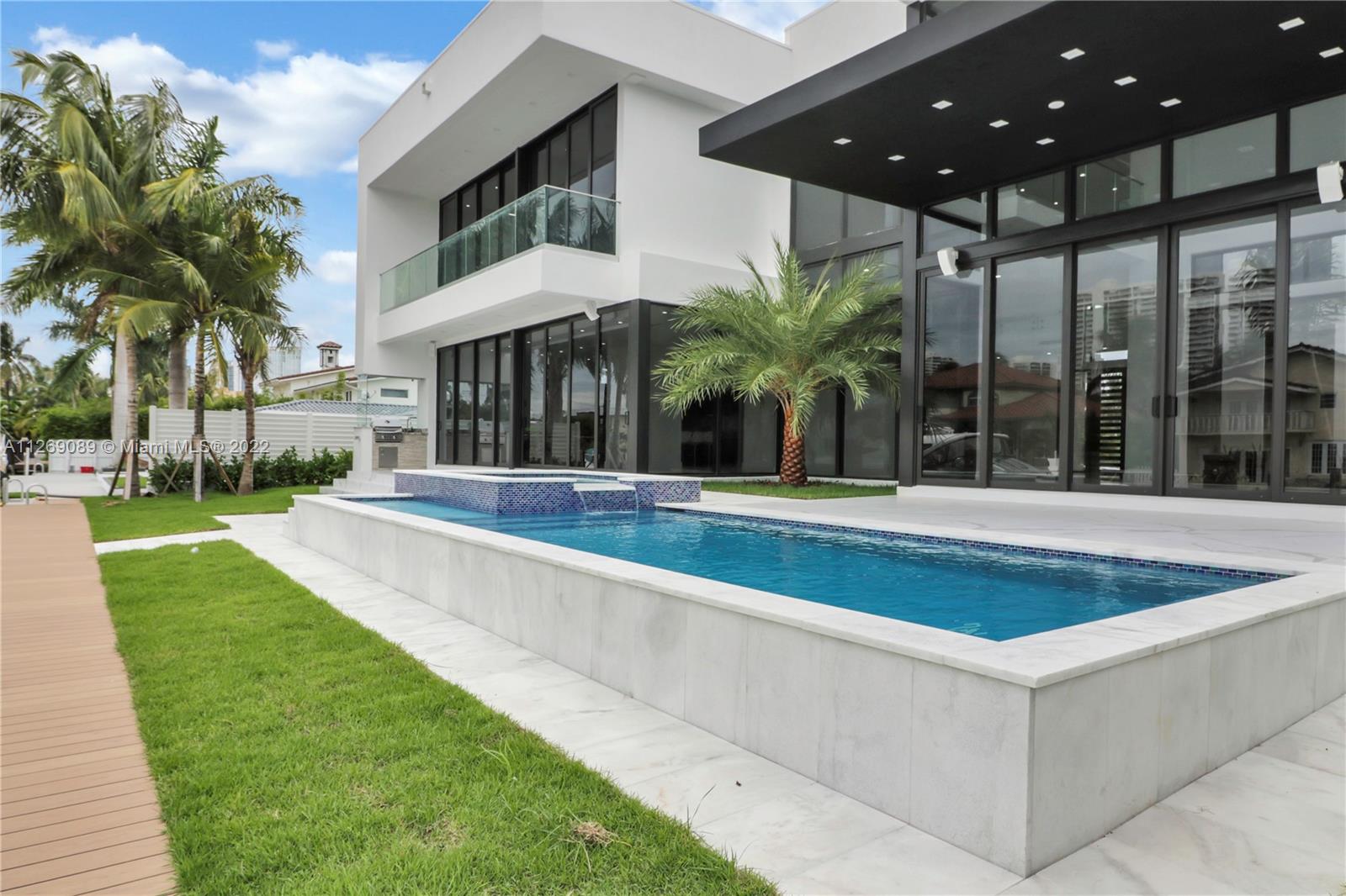 EASTERN SHORES 1ST ADDN - Residential