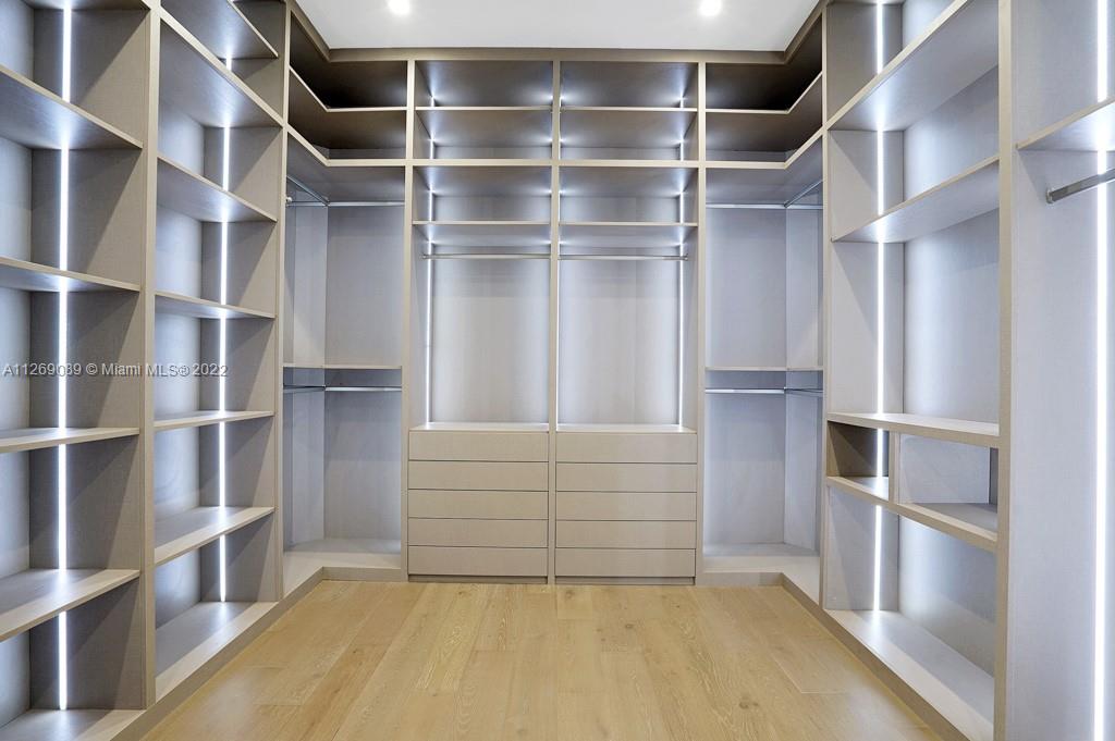 EASTERN SHORES 1ST ADDN - Residential