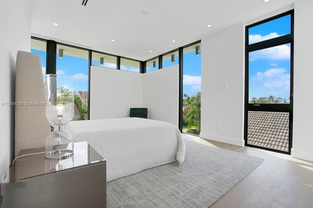 EASTERN SHORES 1ST ADDN - Residential